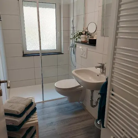 Gemuetliches, Voll Ausgestattetes Apartment Halle  Exterior photo